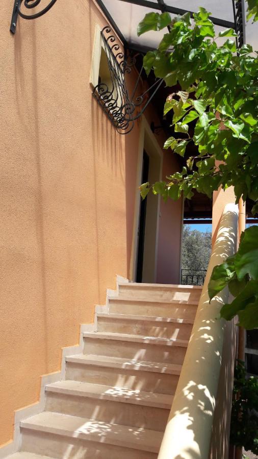 Granis Family House Apartment Ano Lefkimmi Bagian luar foto